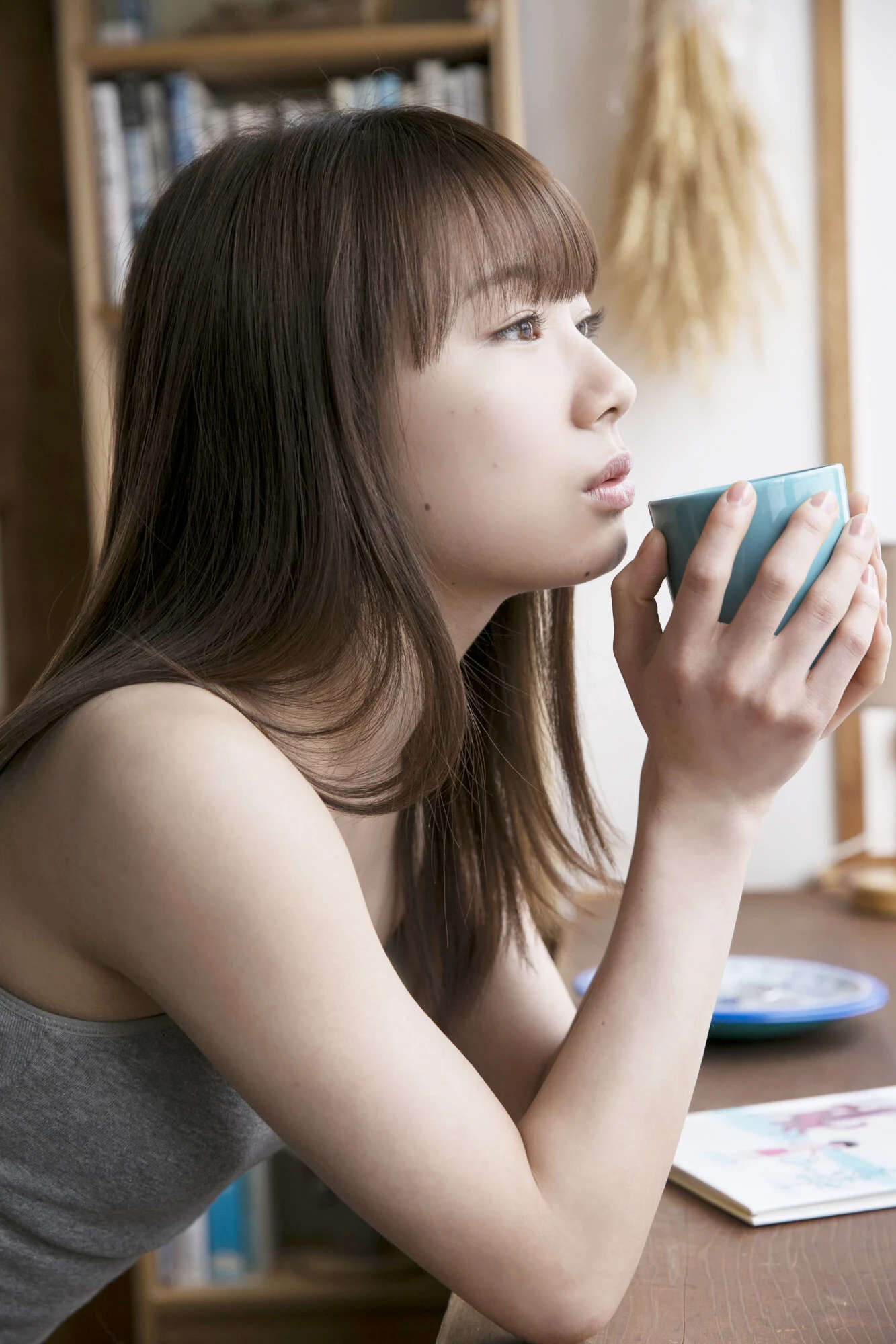 石田亜佑美 露出灿烂甜笑 征服粉丝心