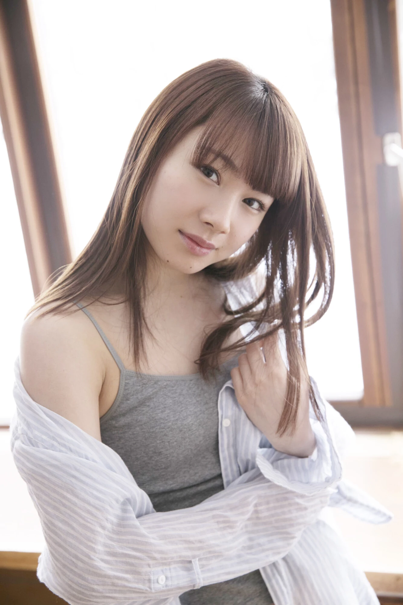 石田亜佑美 露出灿烂甜笑 征服粉丝心